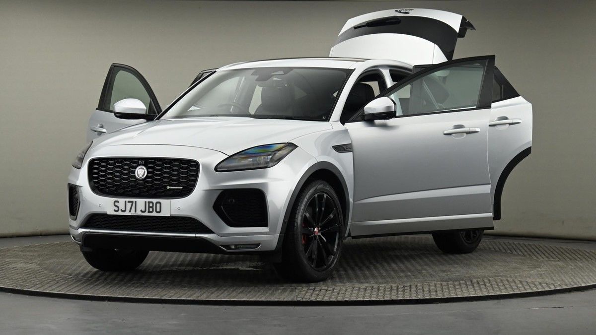 Jaguar E-PACE Image 28