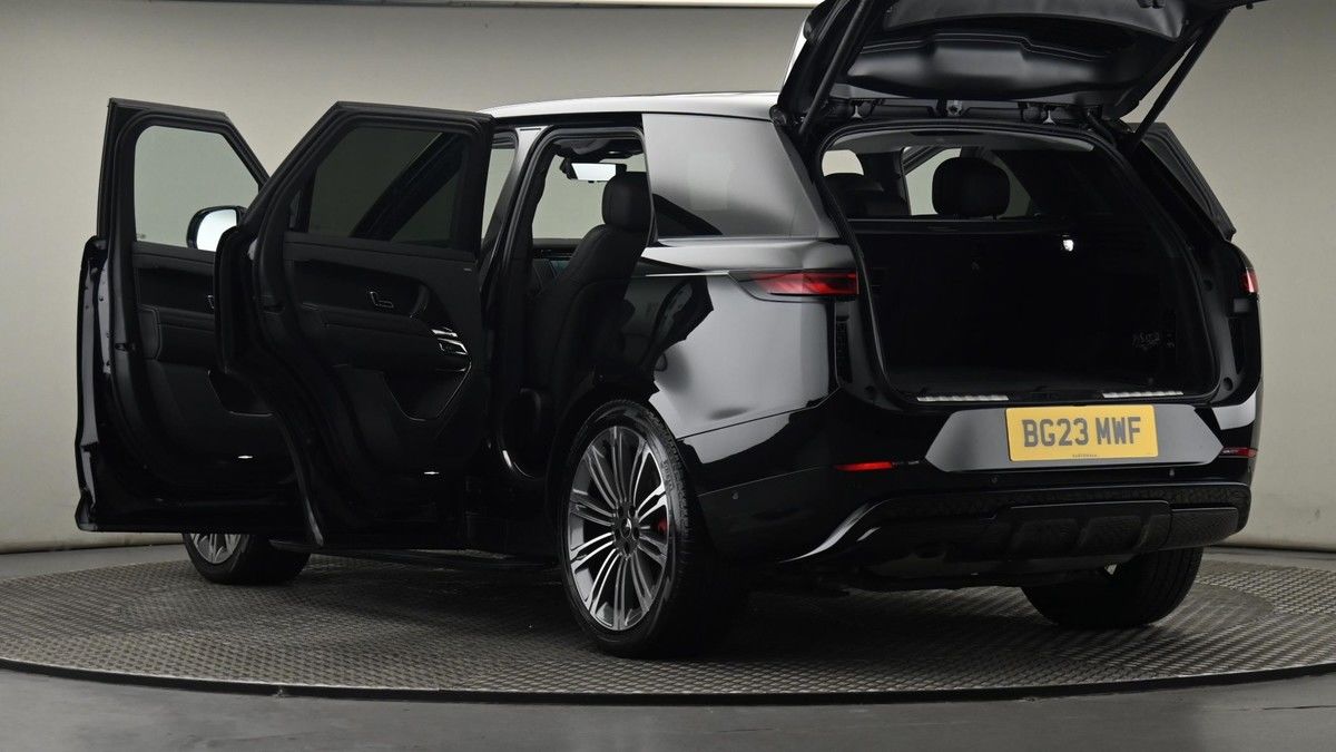 More views of Land Rover Range Rover Sport