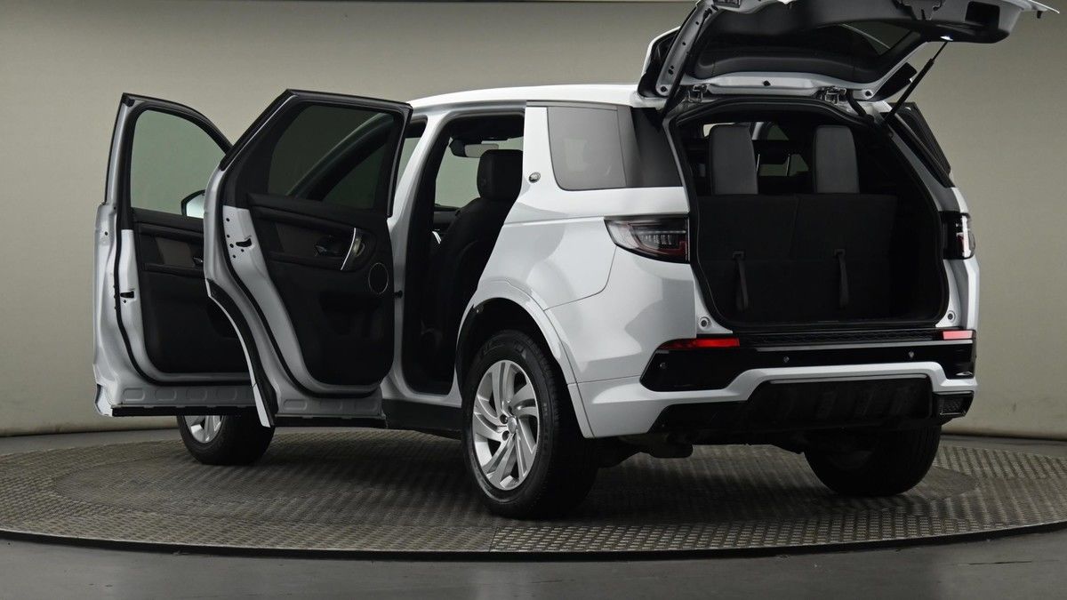 Land Rover Discovery Sport Image 29