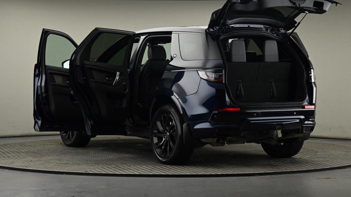 Land Rover Discovery Sport Image 29