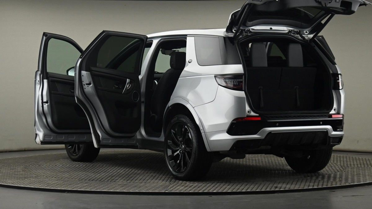 Land Rover Discovery Sport Image 29