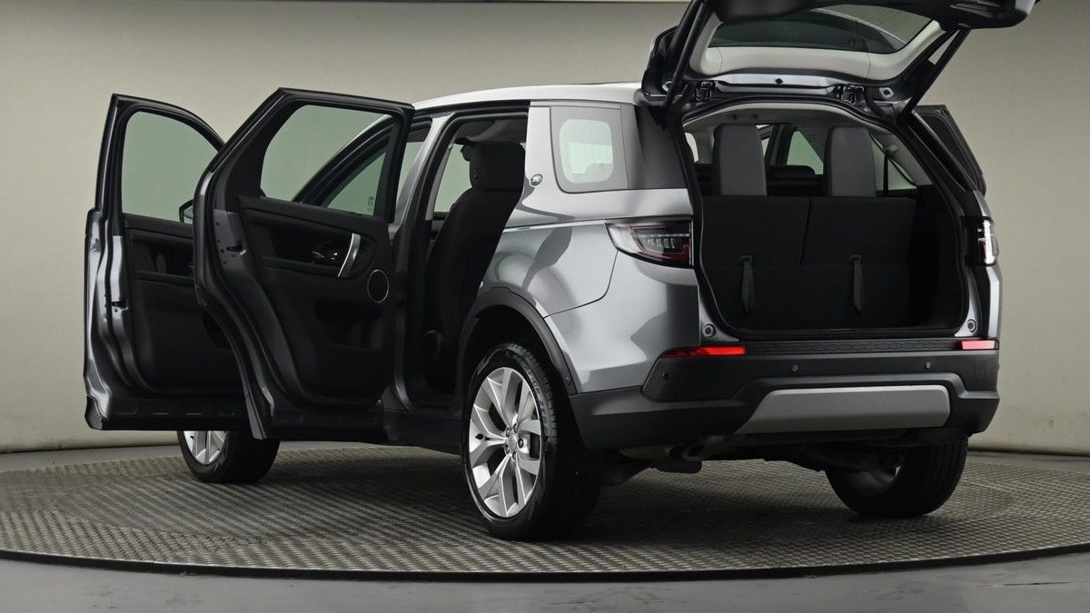 Land Rover Discovery Sport Image 29