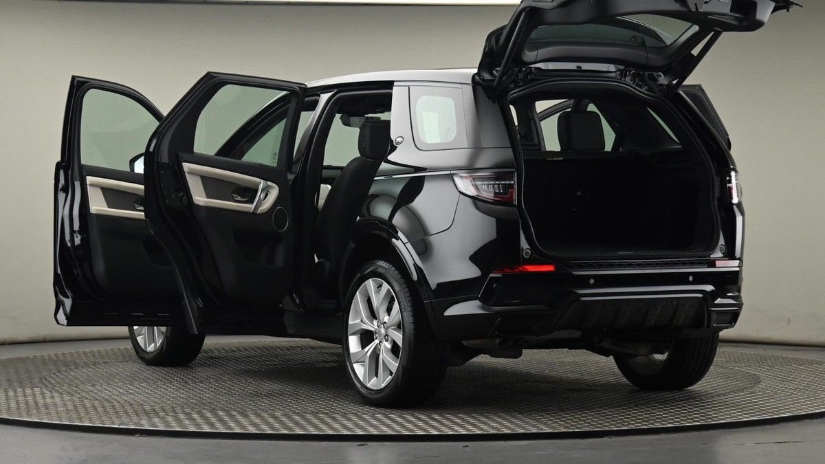 Land Rover Discovery Sport Image 29