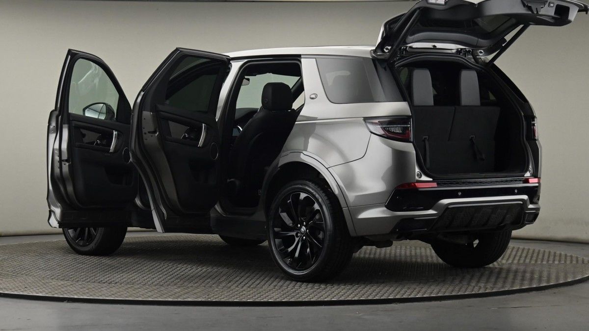 Land Rover Discovery Sport Image 29