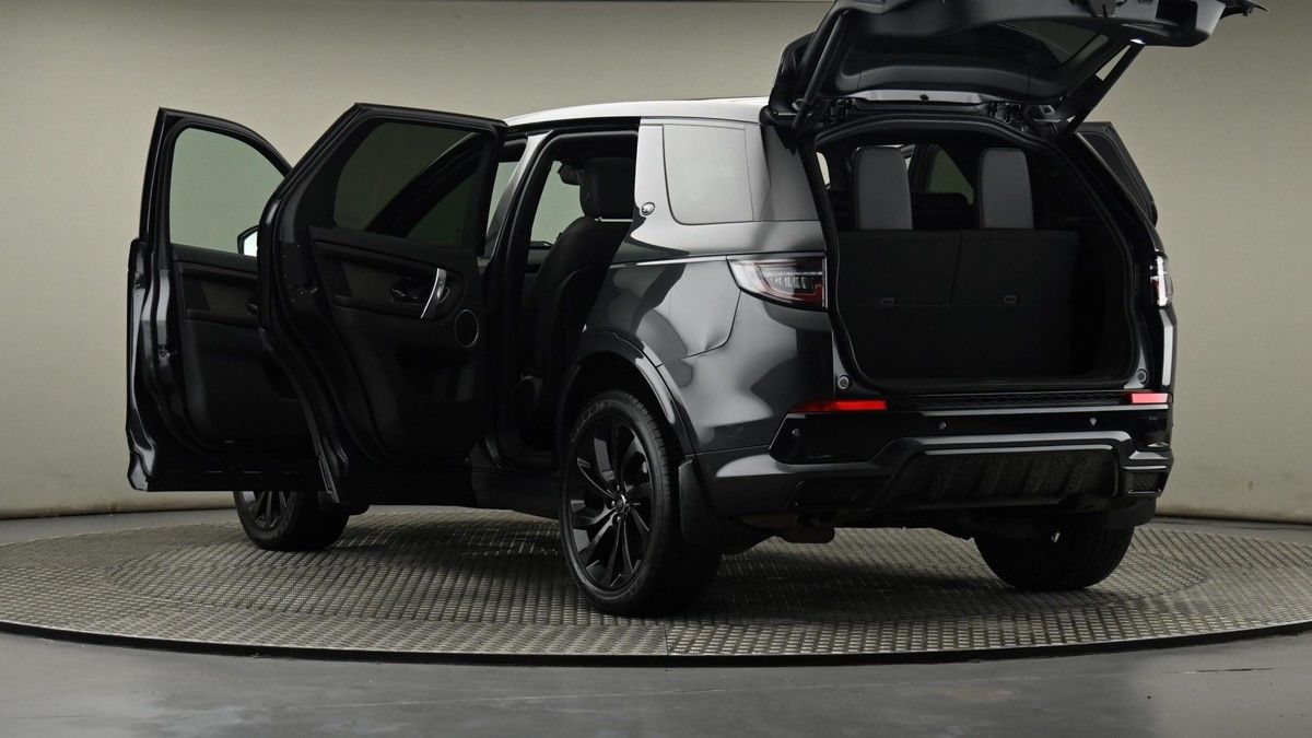 Land Rover Discovery Sport Image 29