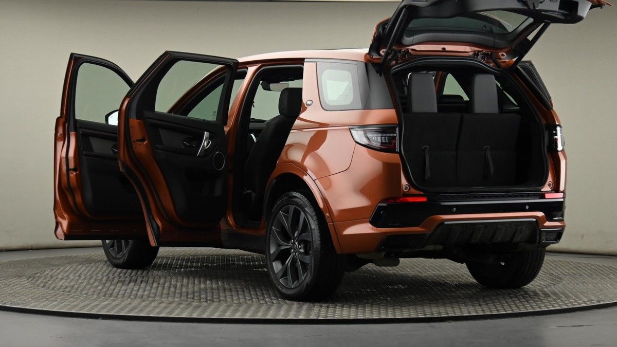 Land Rover Discovery Sport Image 29