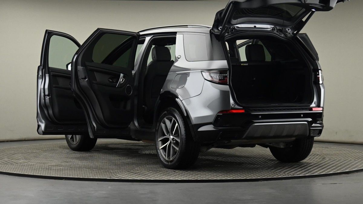 Land Rover Discovery Sport Image 29