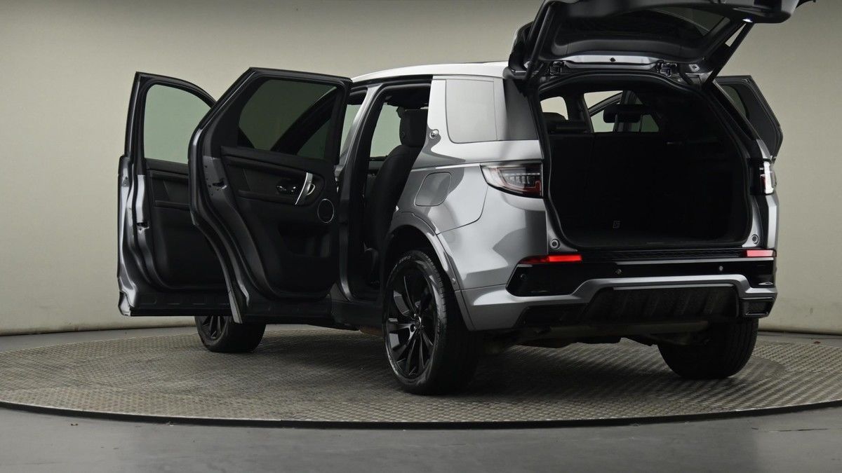 Land Rover Discovery Sport Image 29