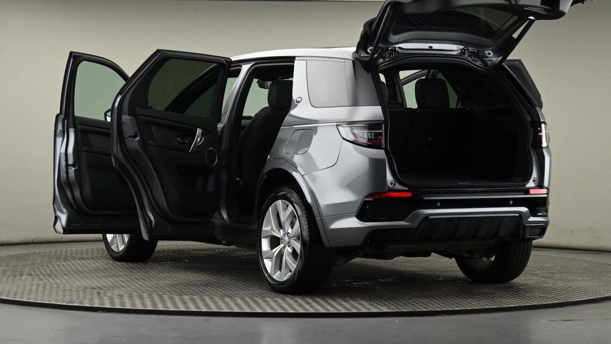 Land Rover Discovery Sport Image 29