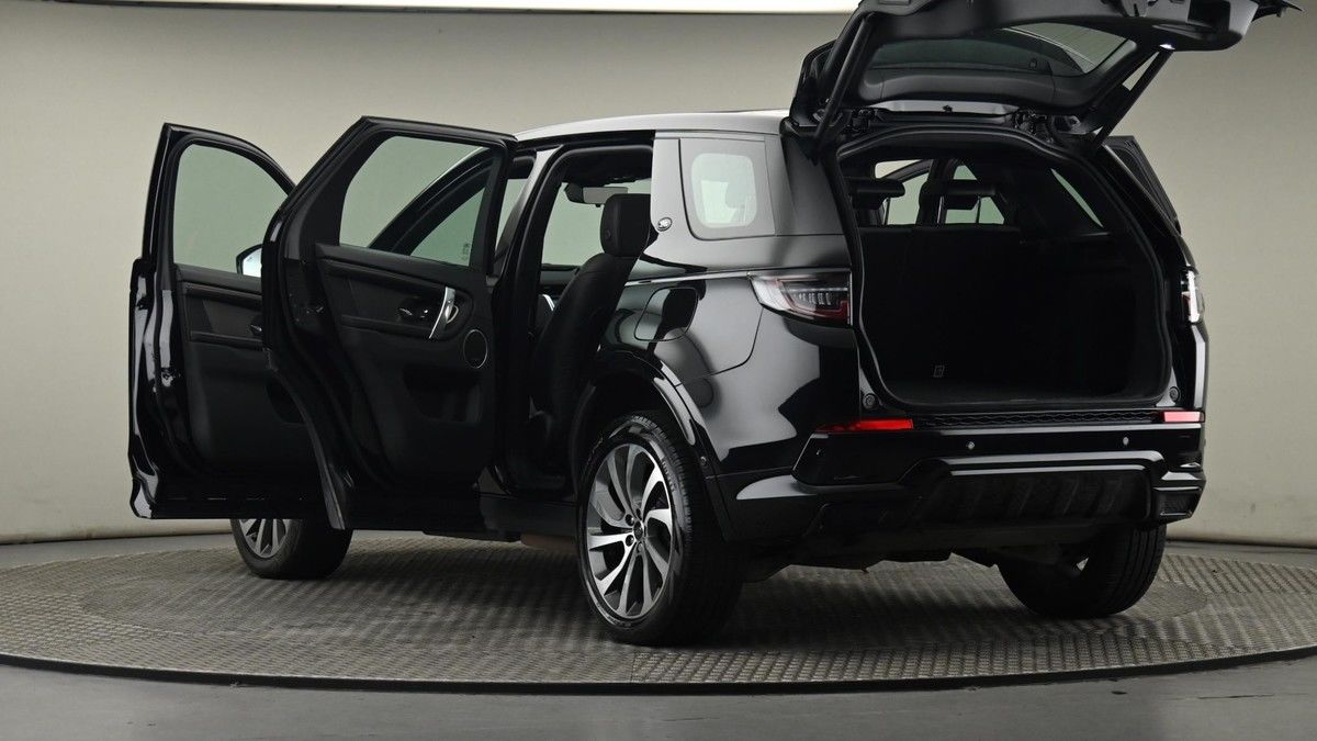 Land Rover Discovery Sport Image 29