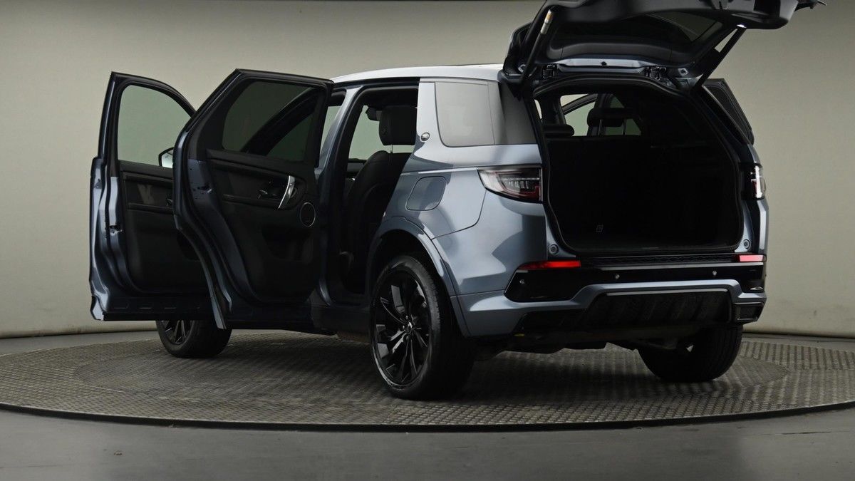 Land Rover Discovery Sport Image 29