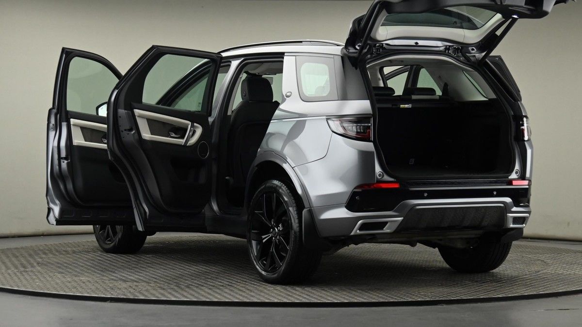 Land Rover Discovery Sport Image 28