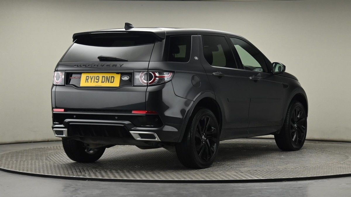 Land Rover Discovery Sport Image 26