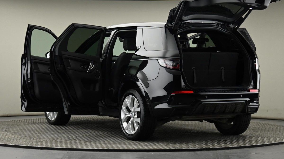 Land Rover Discovery Sport Image 29