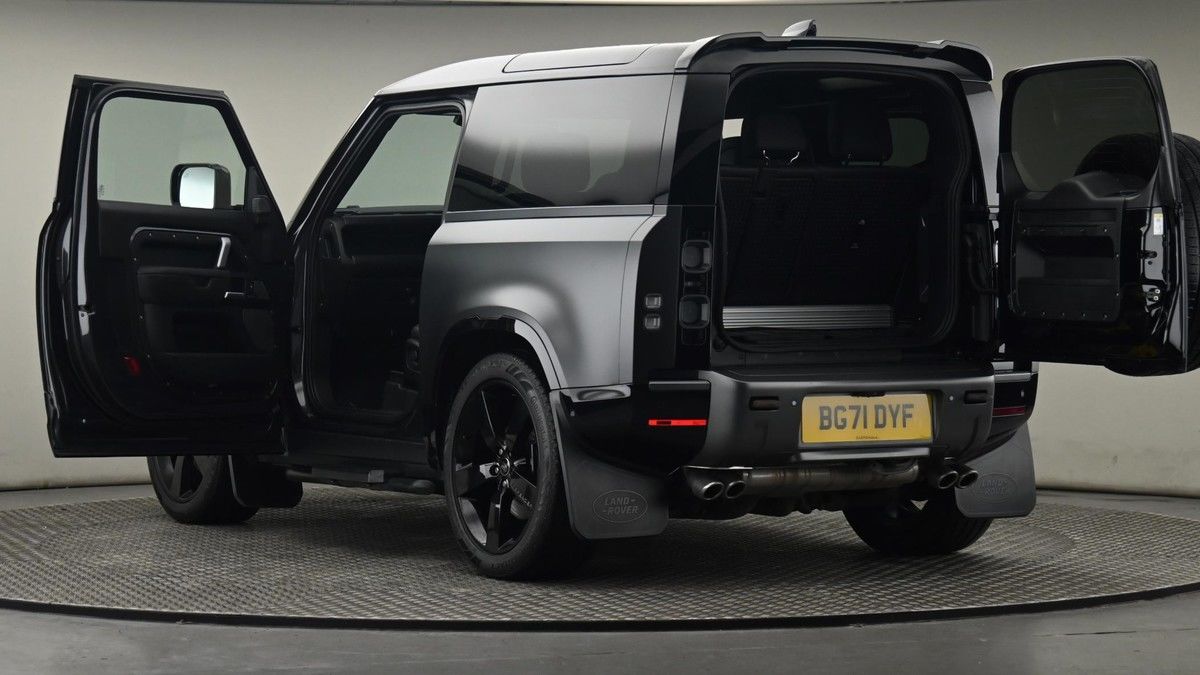 More views of Land Rover Defender 90