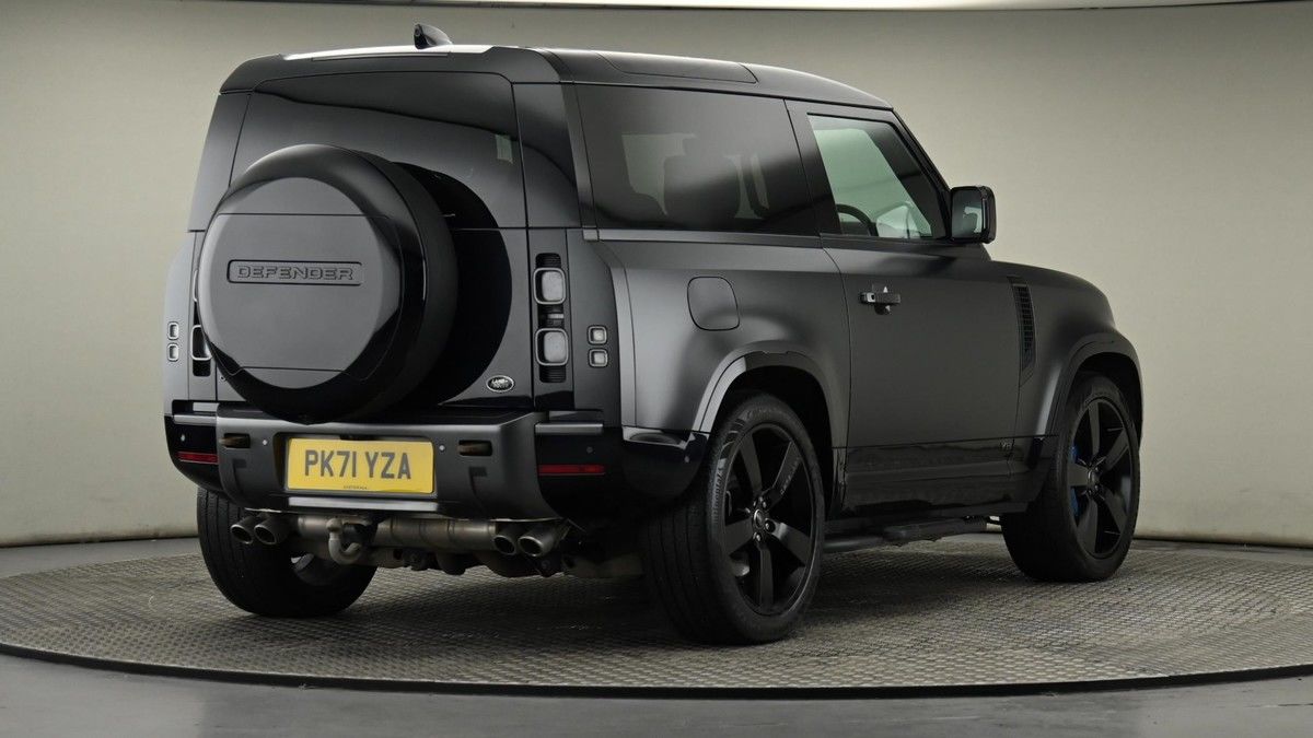 Land Rover Defender 90 Image 26