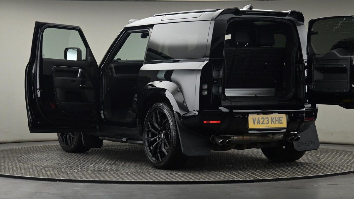 More views of Land Rover Defender 90