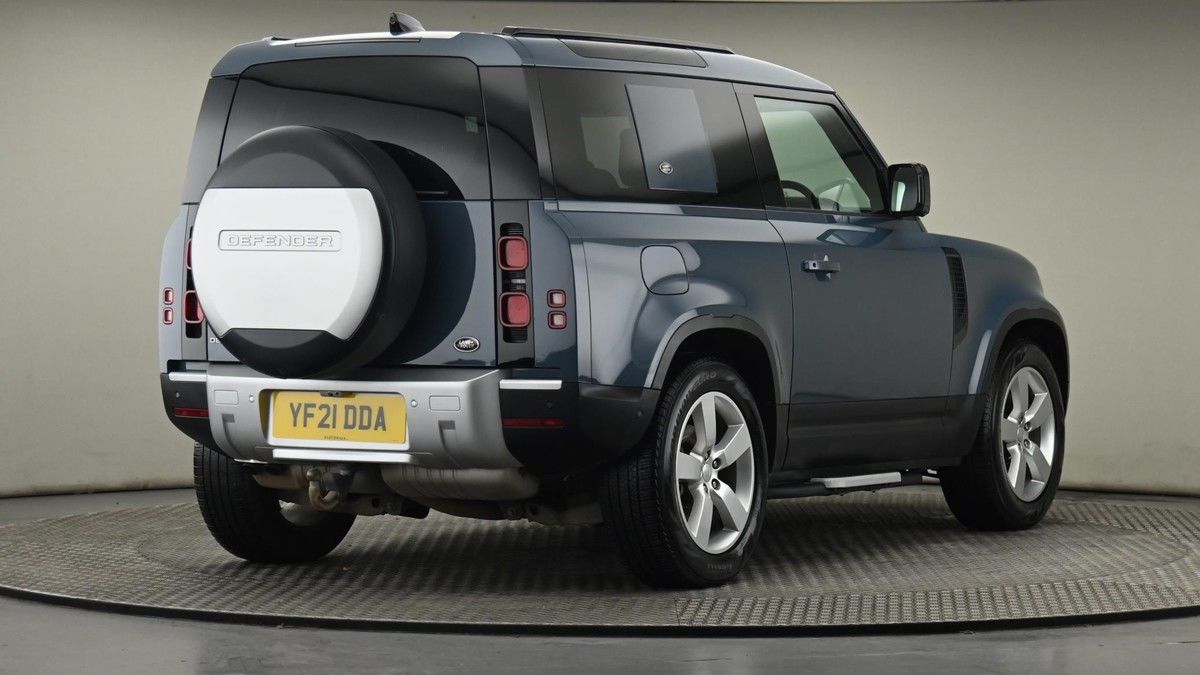 Land Rover Defender 90 Image 26