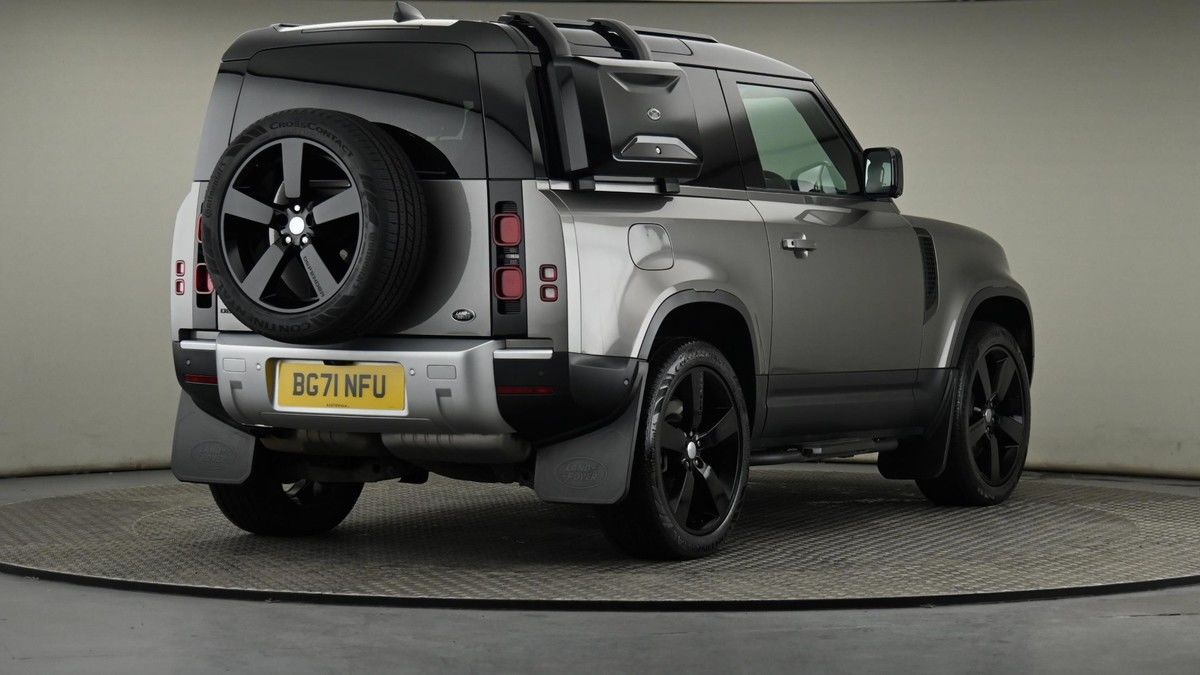 Land Rover Defender 90 Image 26