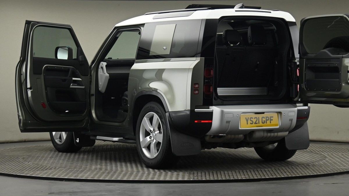 Land Rover Defender 90 Image 29