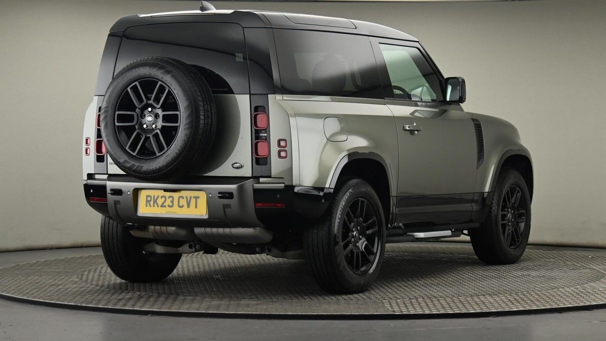 Land Rover Defender 90 Image 26