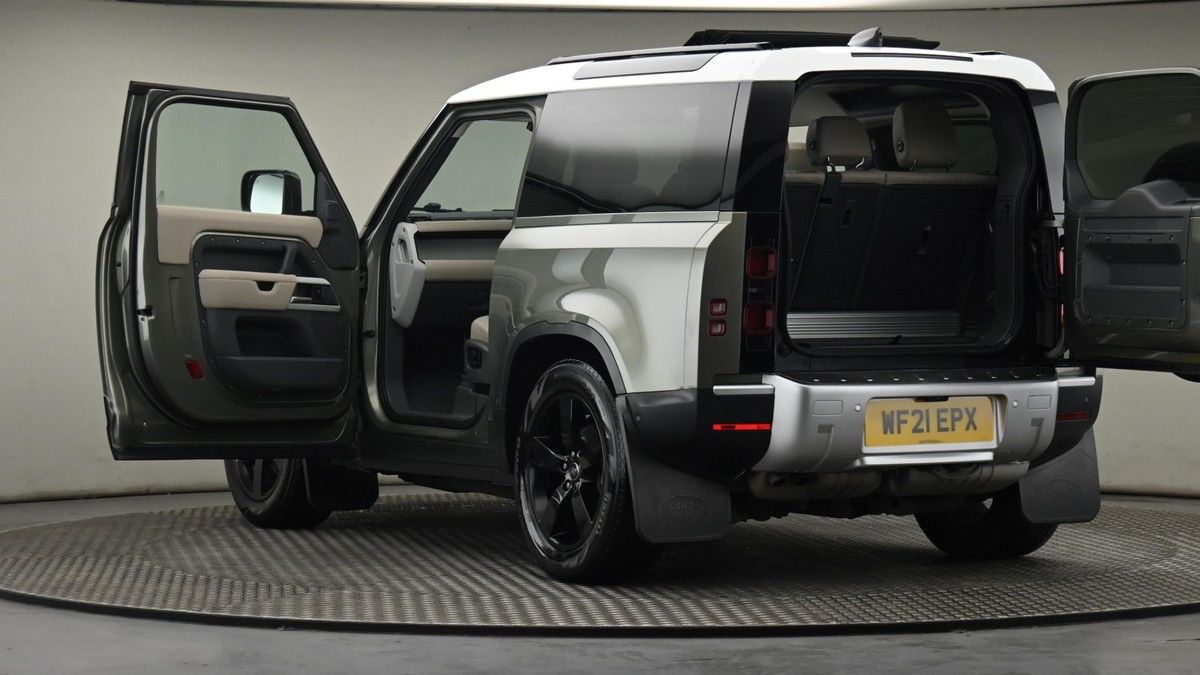 More views of Land Rover Defender 90