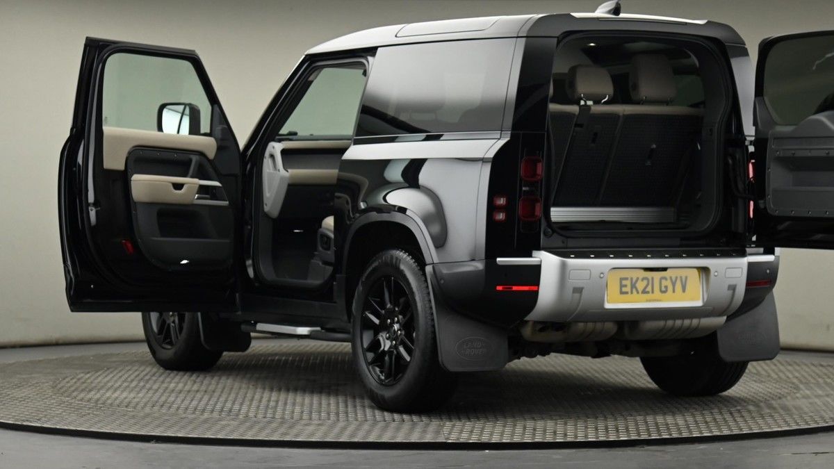 More views of Land Rover Defender 90