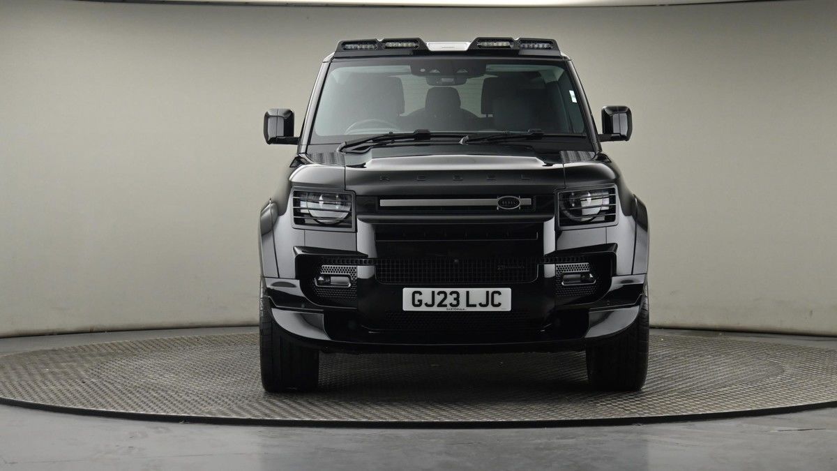 Land Rover Defender 90 Image 21