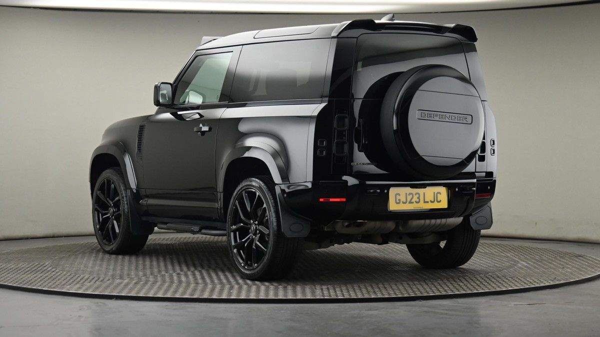 Land Rover Defender 90 Image 24