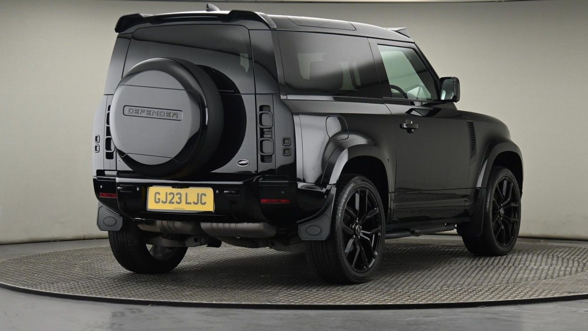 Land Rover Defender 90 Image 26