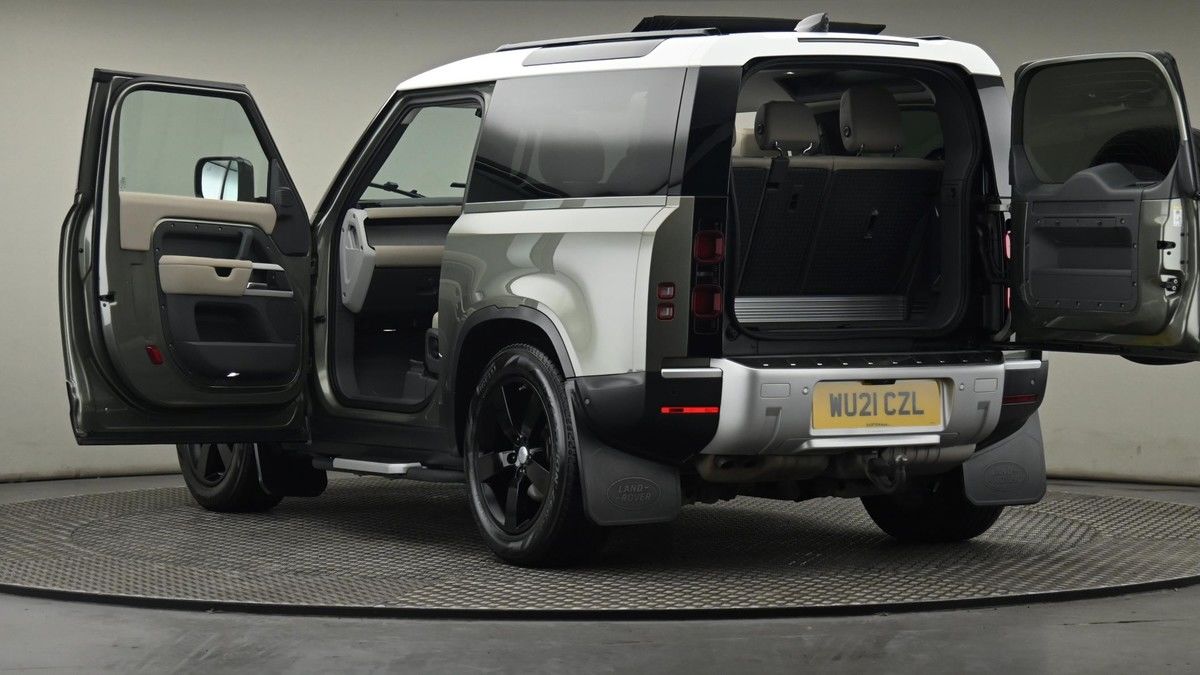 More views of Land Rover Defender 90