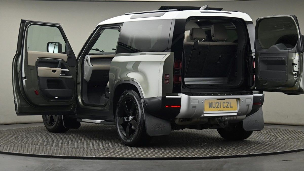 More views of Land Rover Defender 90