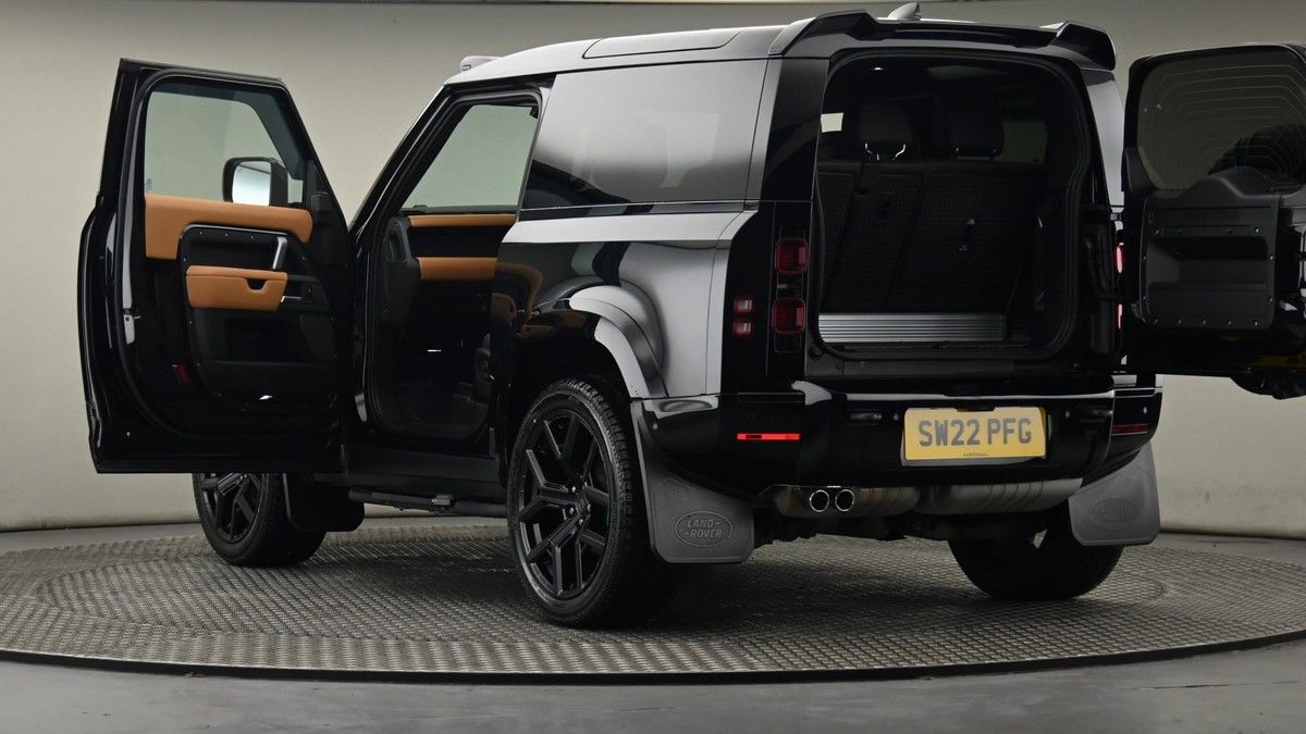 More views of Land Rover Defender 90