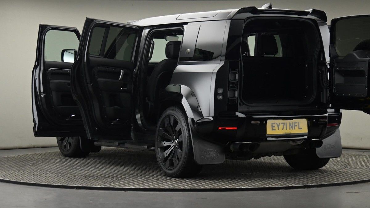 More views of Land Rover Defender 110