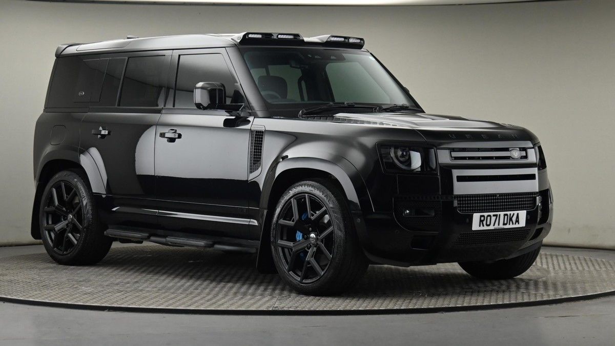 Land Rover Defender 110 Image 20