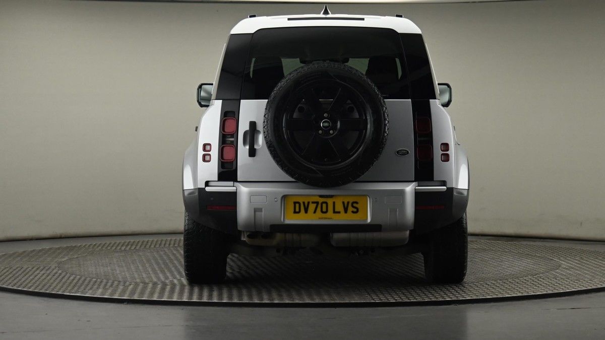 Land Rover Defender 110 Image 25