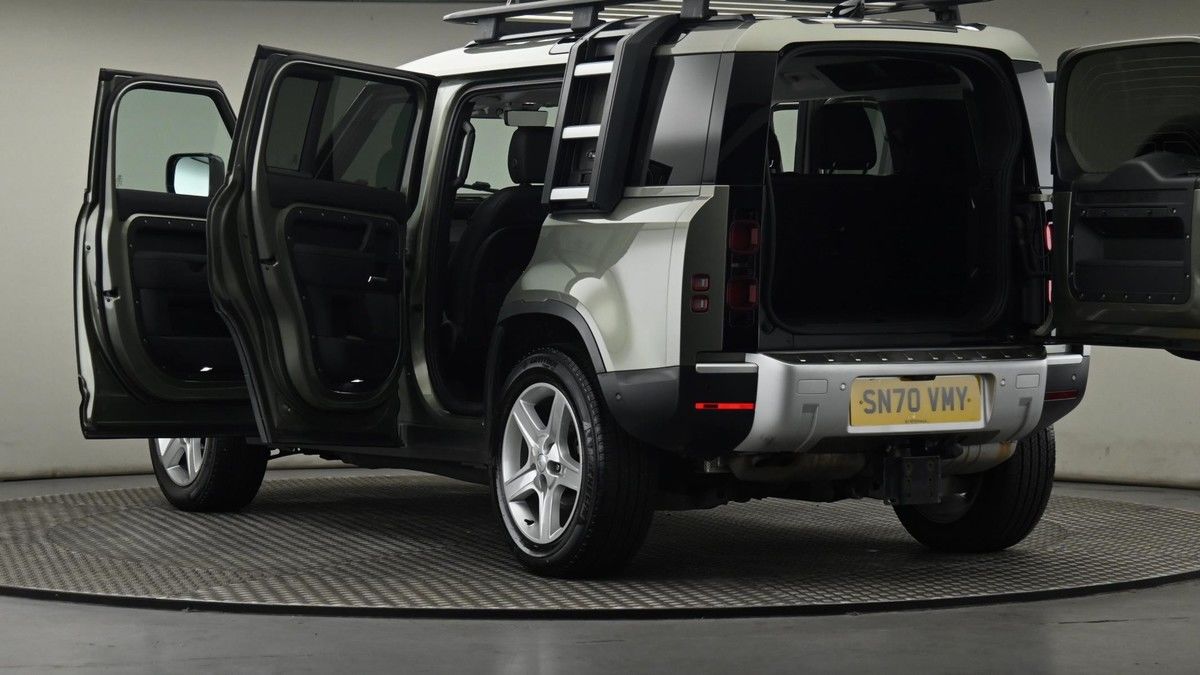 More views of Land Rover Defender 110