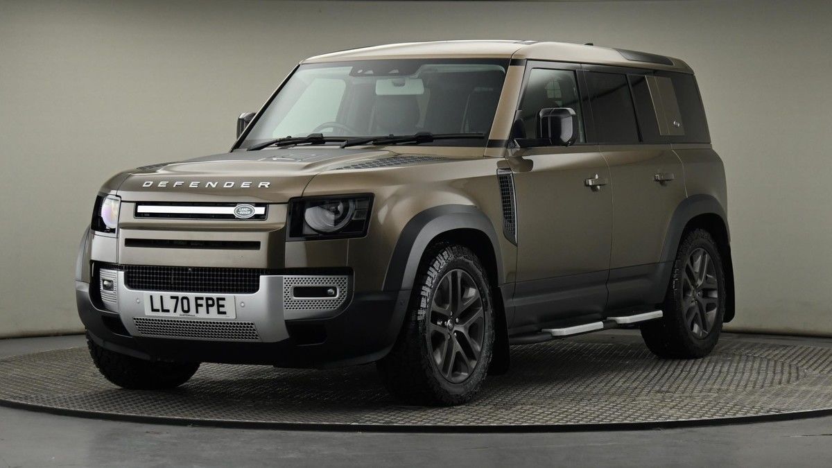 Land Rover Defender 110 Image 22