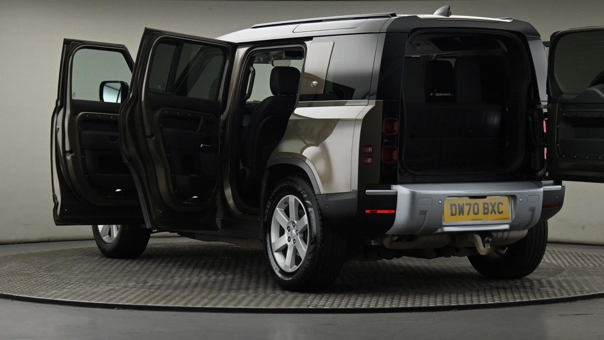 More views of Land Rover Defender 110