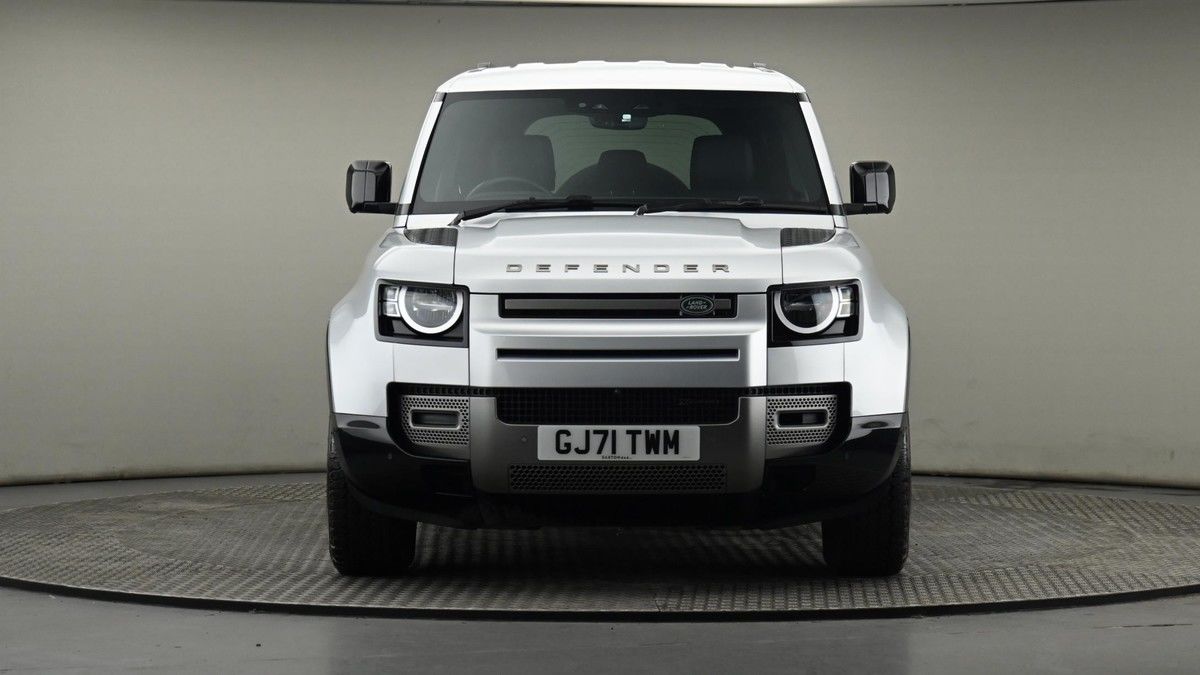 Land Rover Defender 110 Image 20