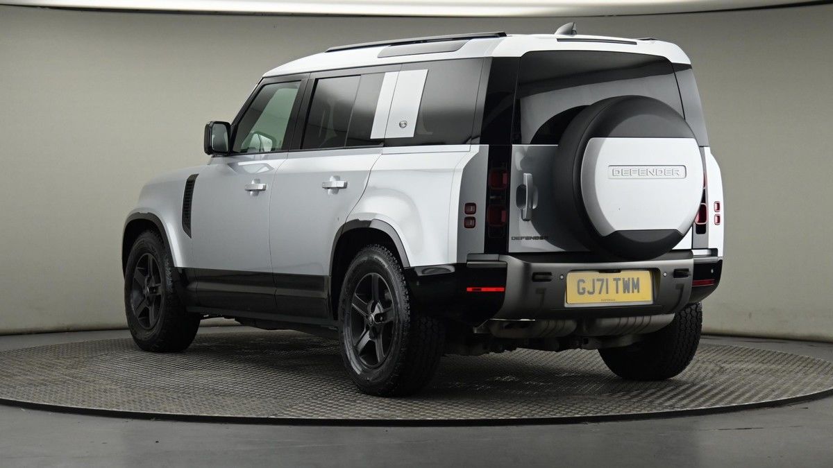 Land Rover Defender 110 Image 23