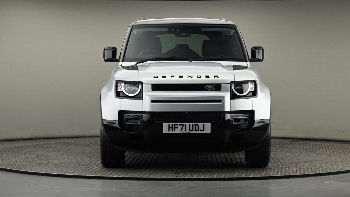 Land Rover Defender 110 Image 21