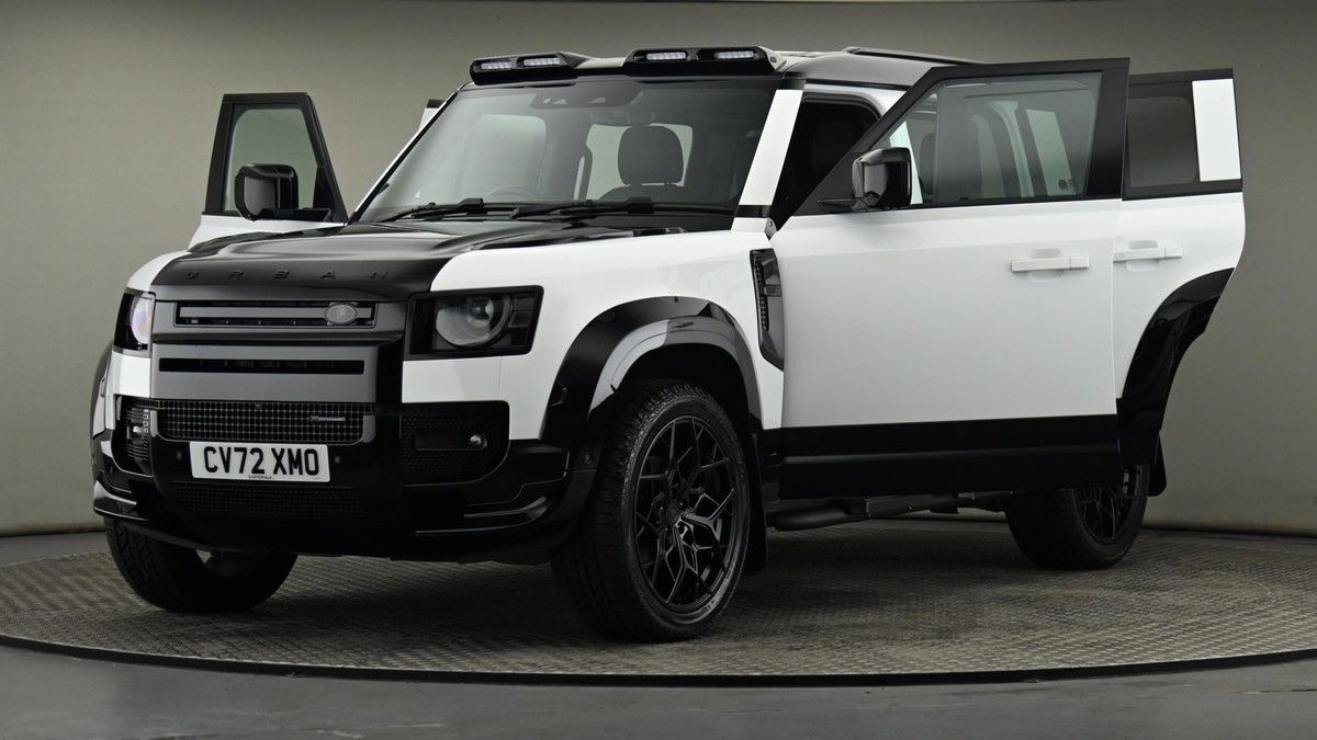 Land Rover Defender 110 Image 28