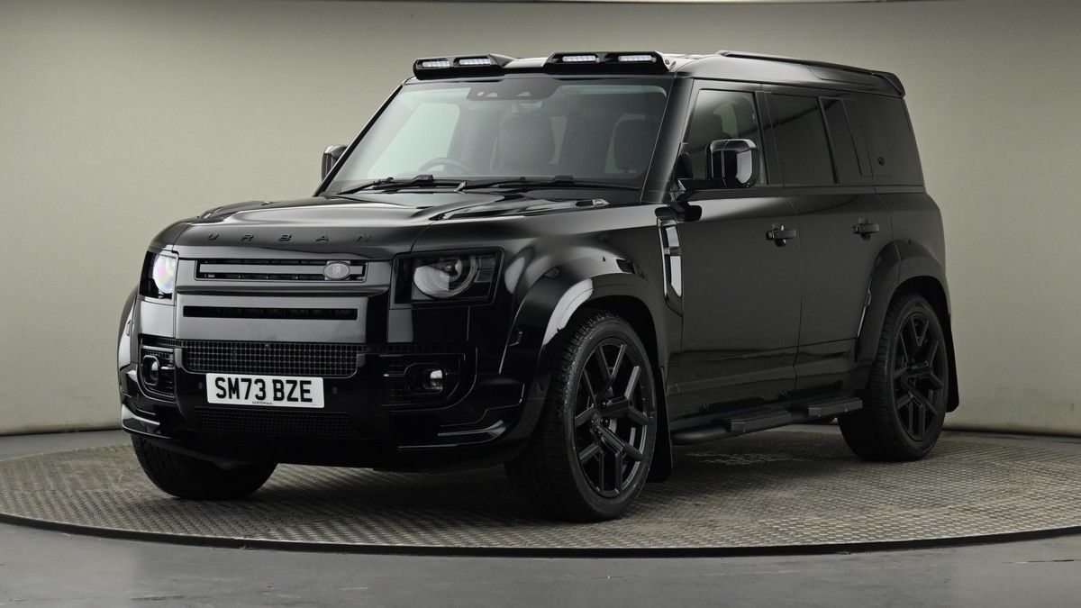 Land Rover Defender 110 Image 22