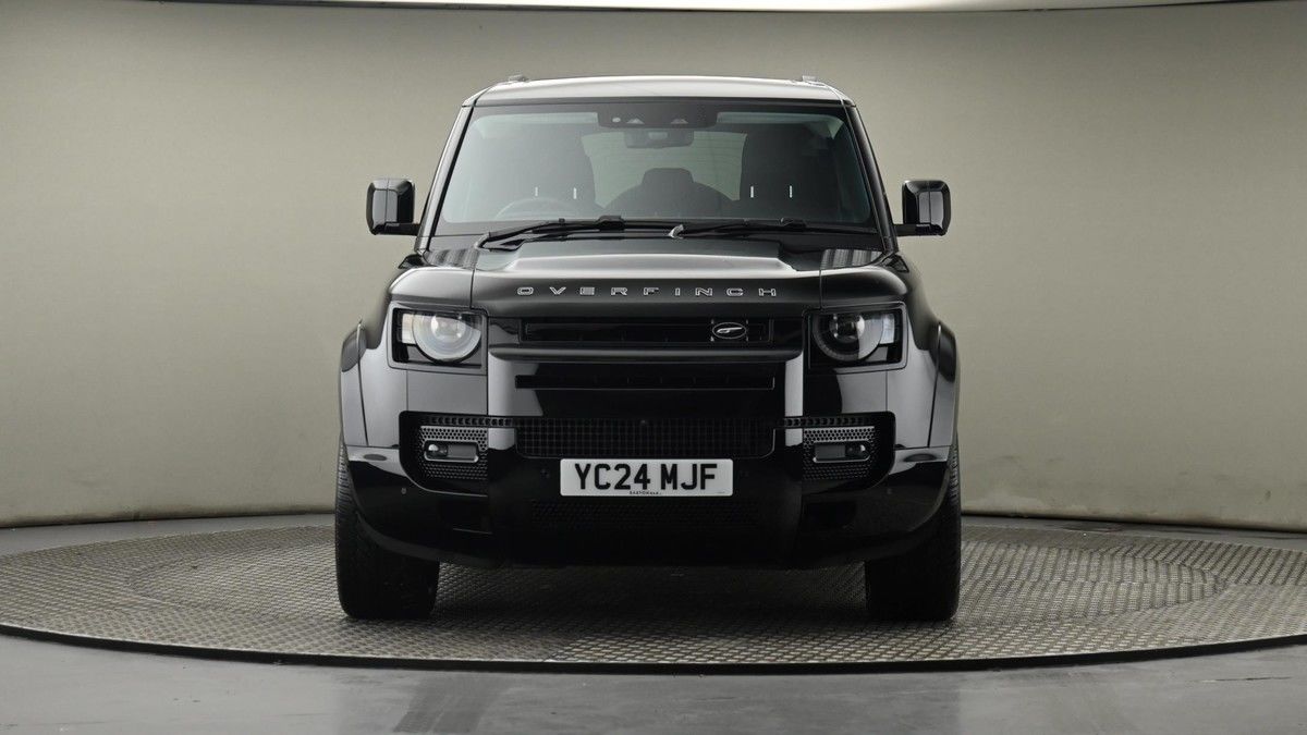 Land Rover Defender 110 Image 21