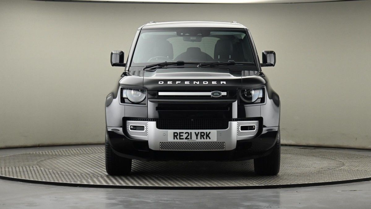 Land Rover Defender 110 Image 21