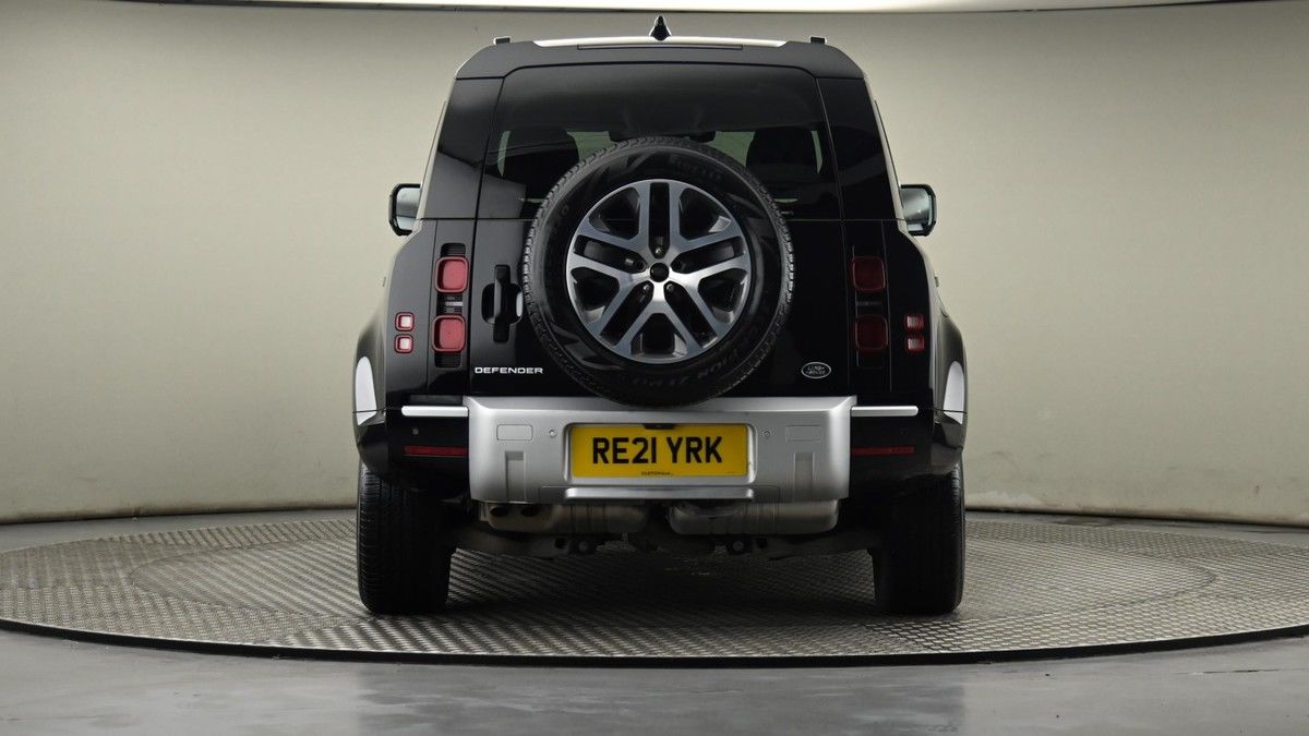 Land Rover Defender 110 Image 25