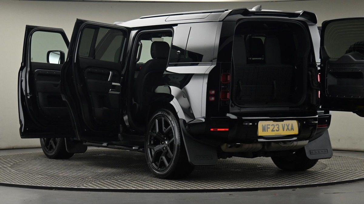 More views of Land Rover Defender 110