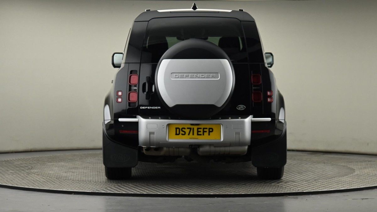 Land Rover Defender 110 Image 25