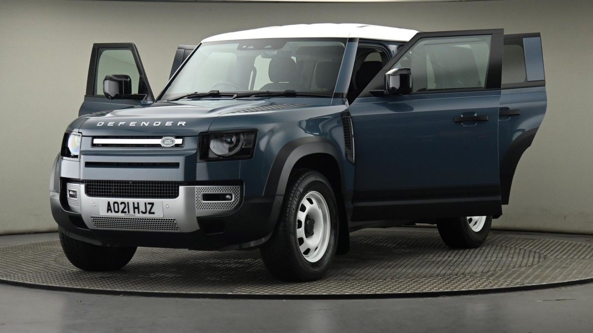 Land Rover Defender 110 Image 28